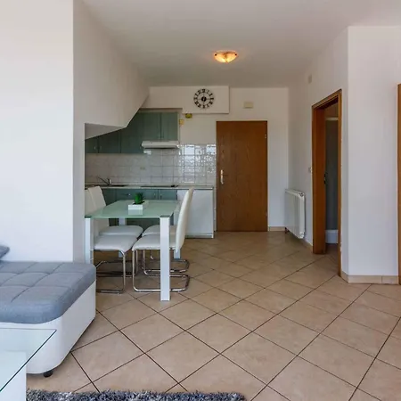 Apartman One-bedroom In Lxvi