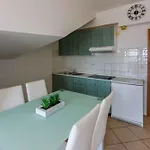 One-bedroom In Lxvi דירה *