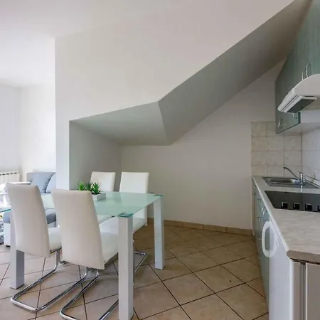 One-bedroom In Crikvenica Lxvi Klanfari